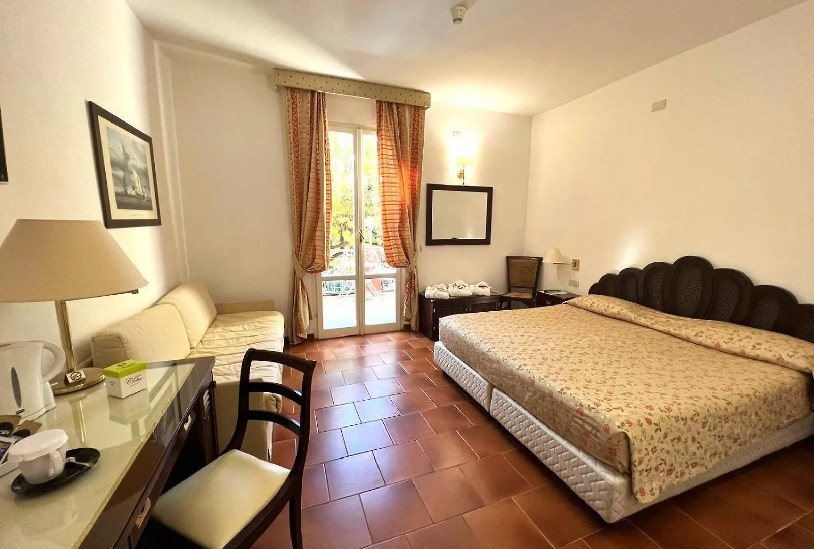 Hotel Clelia Deiva Marina 3*,