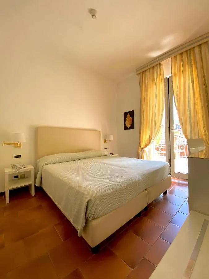 Hotel Clelia Deiva Marina