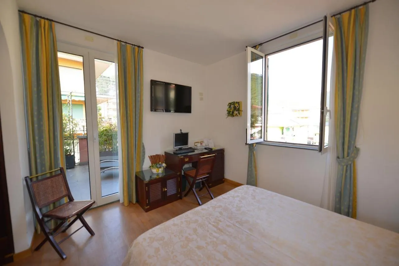 Hotel Clelia Deiva Marina