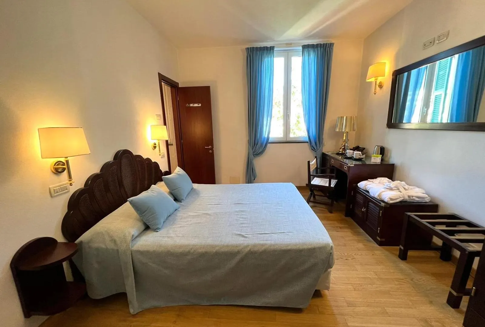 Hotel Clelia Deiva Marina 3*,  Italien