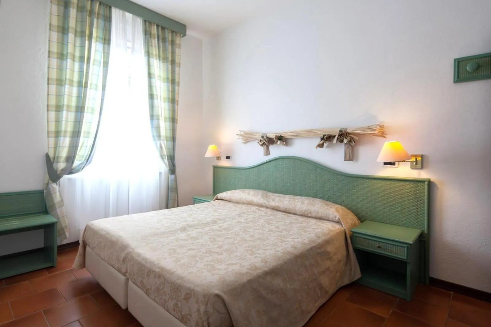Hotel Clelia Deiva Marina 3*,