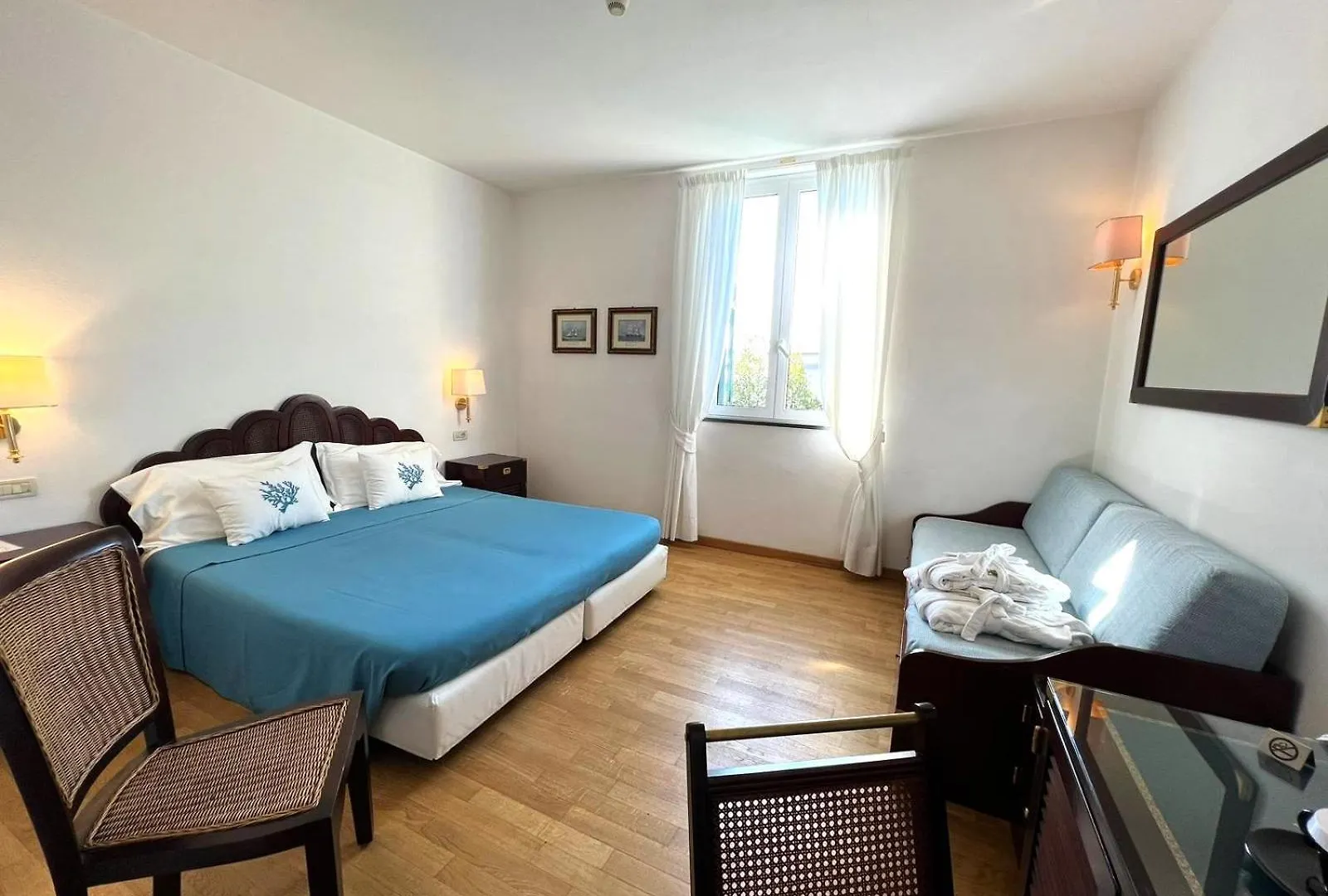 Hotel Clelia Deiva Marina 3*,