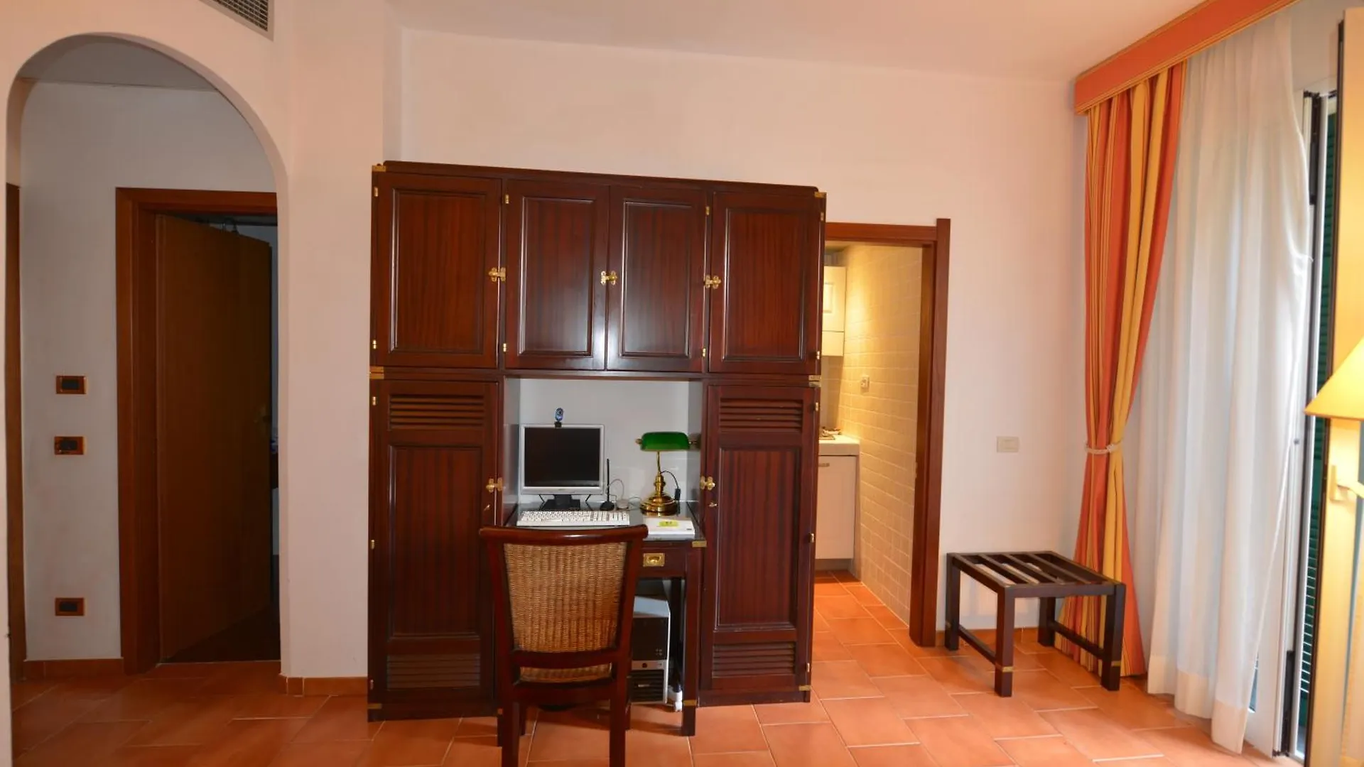 Hotel Clelia Deiva Marina 3*,  Italien
