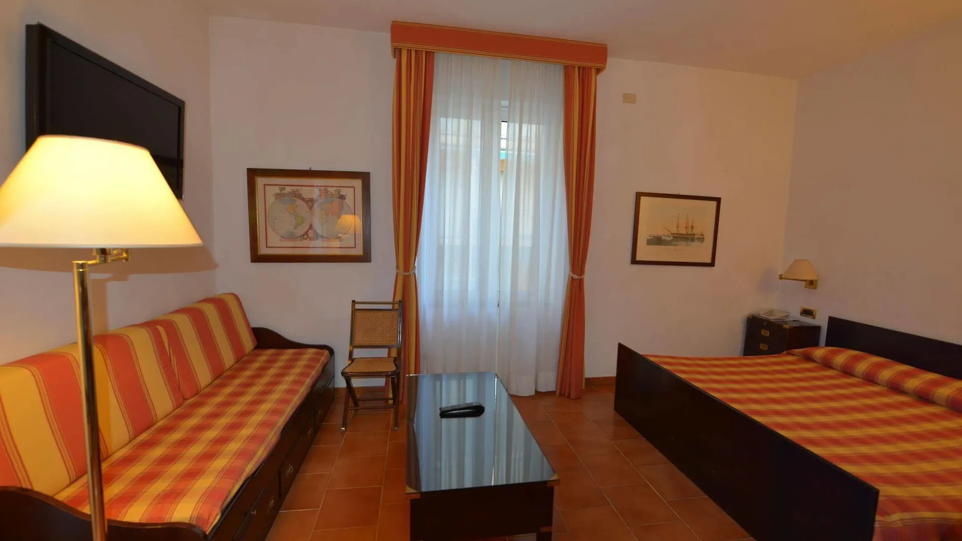 Hotel Clelia Deiva Marina 3*,